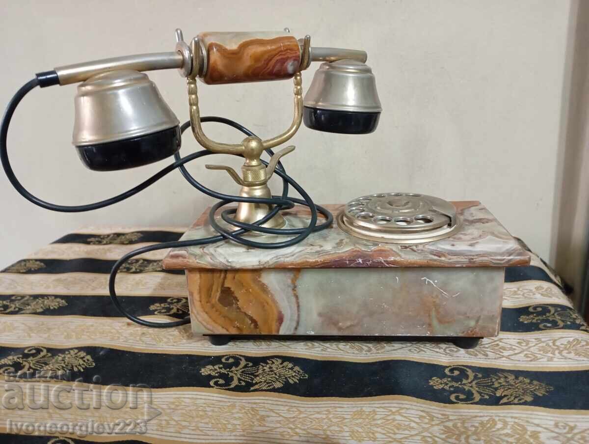 Настолен телефон за декорация винтидж