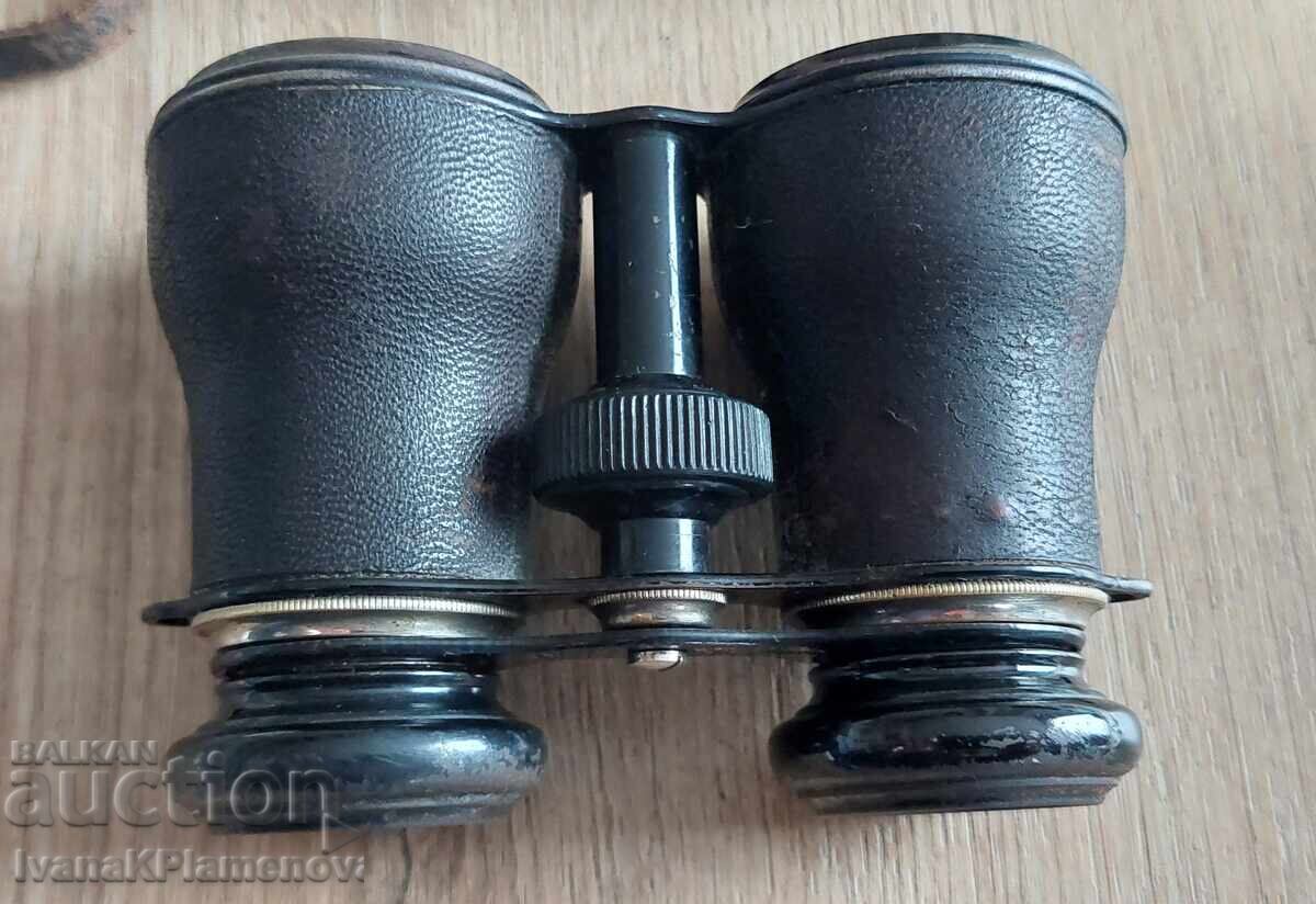 Licitație Binoclu vintage cu husă pentru colecționari