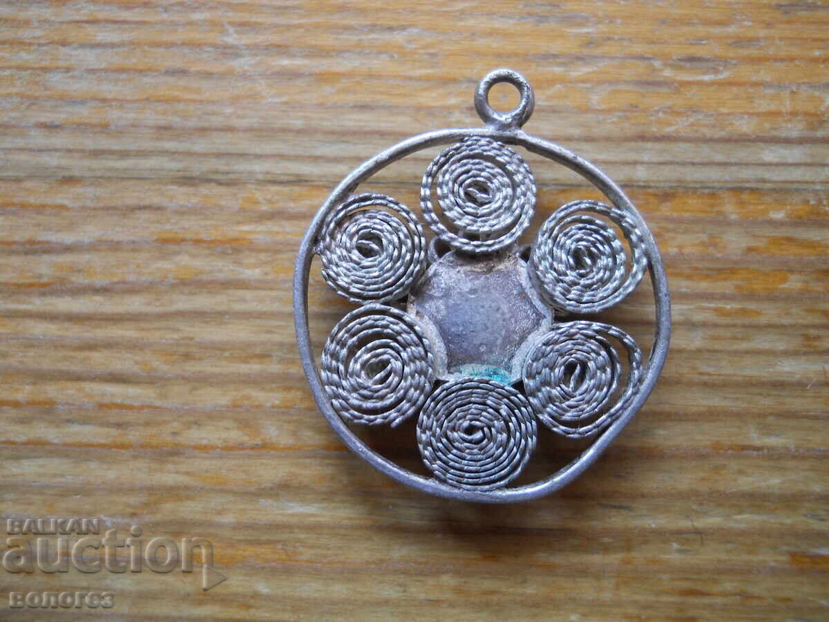 Antique silver filigree pendant with price 28.00 BGN | € 14.32 Antique silver filigree pendant with price 28.00 BGN | € 14.32