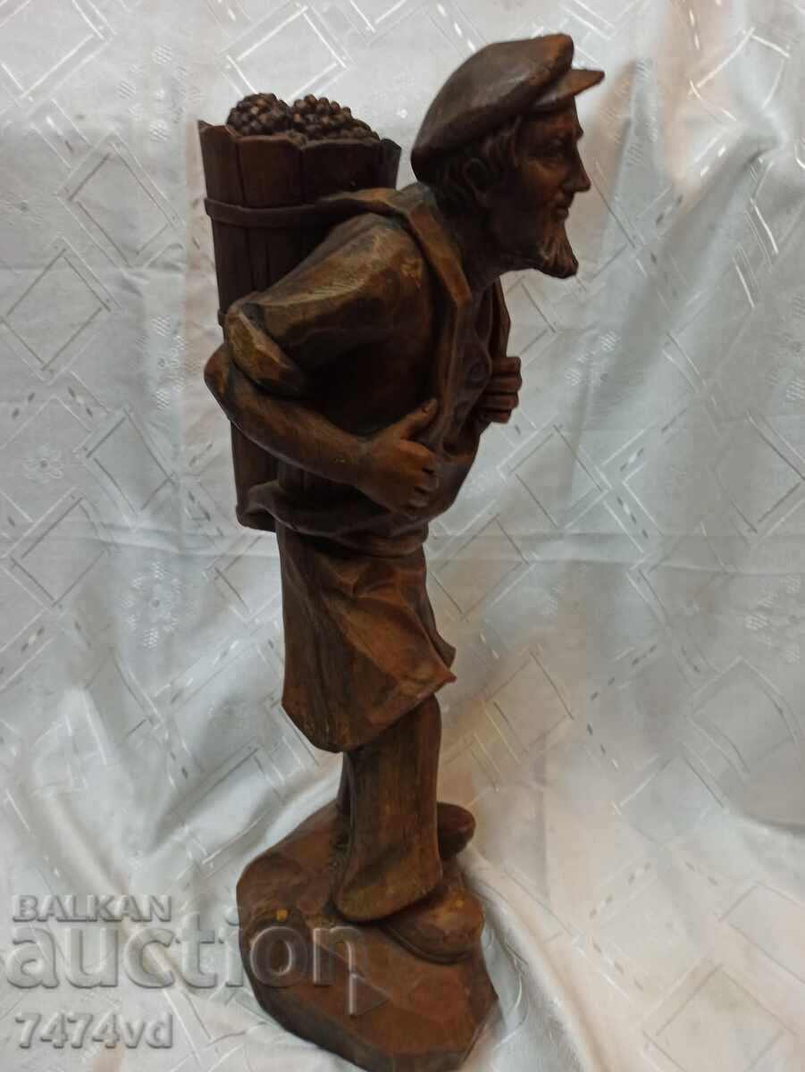 Аукцион Висока 48 см ръчно резбована дървена скулптура лозар!