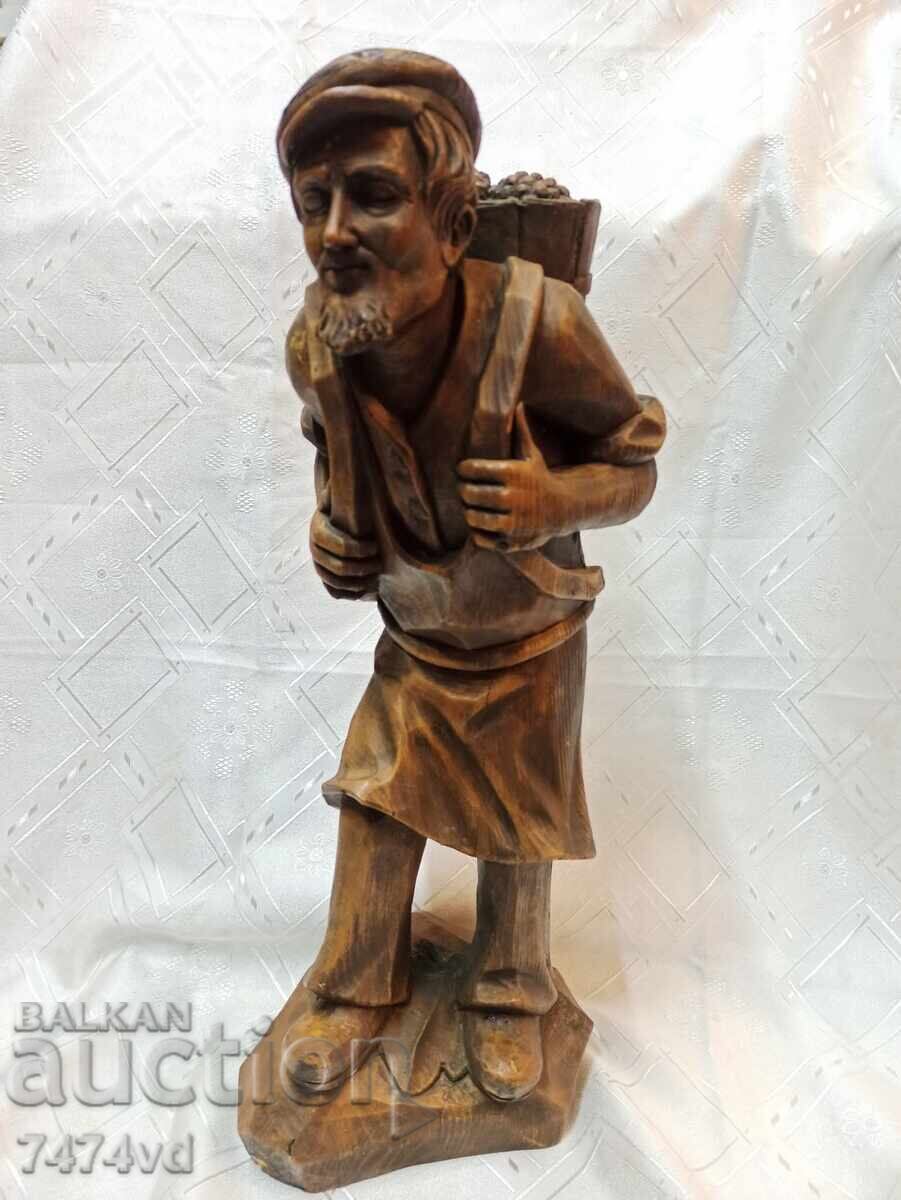 Висока 48 см ръчно резбована дървена скулптура лозар!