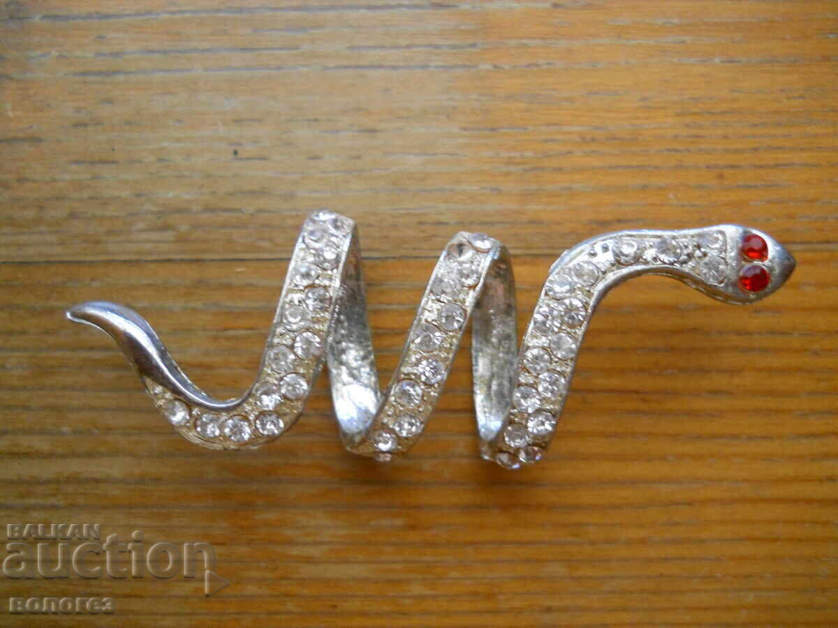 Silver-plated snake clip for securing a braid