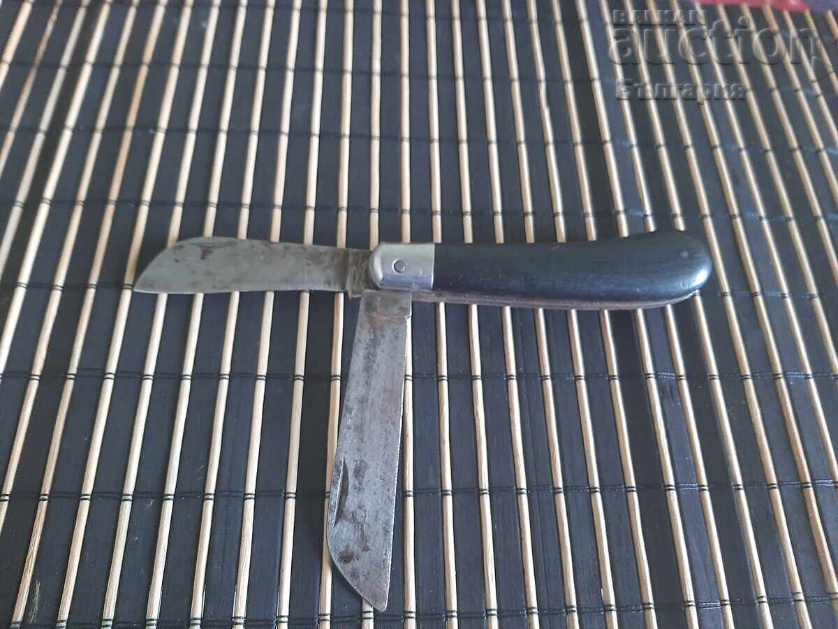 An old pocket knife