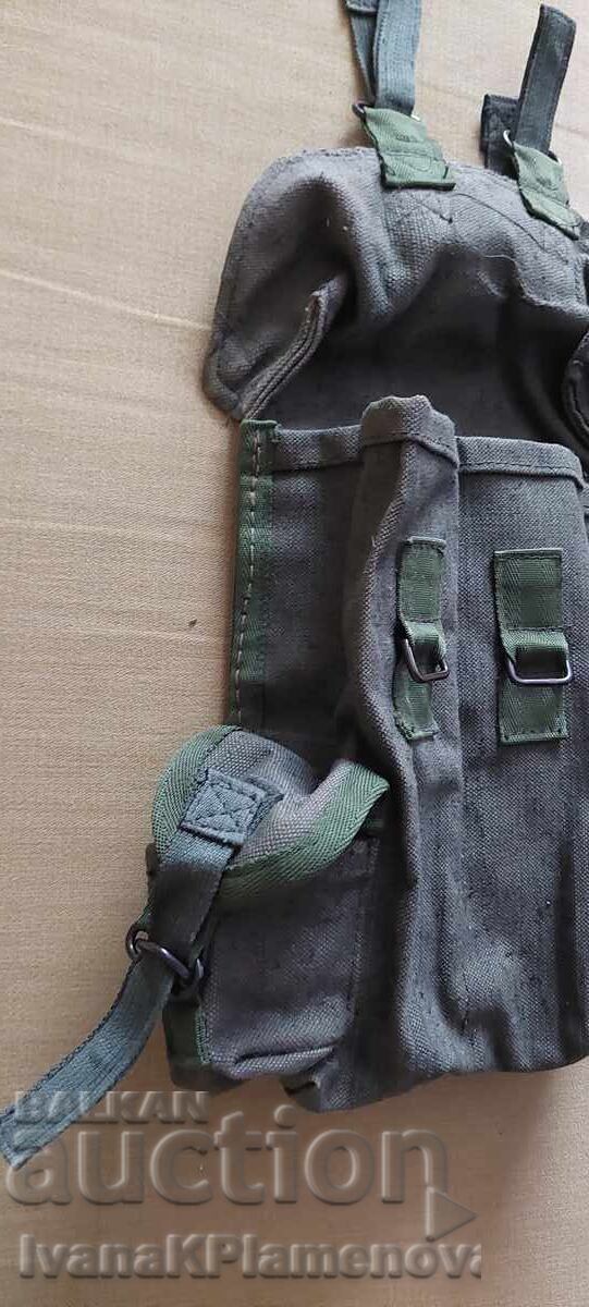 Geantă militară pentru încărcătoare, nouă, pentru colecționari cu preț 35.00 BGN | € 17.90