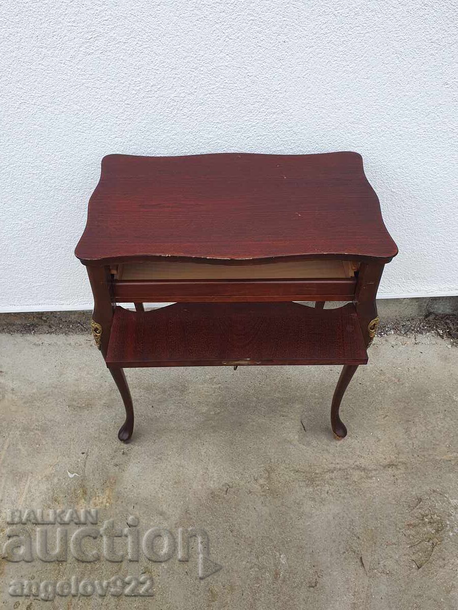 Όμορφη vintage ξύλινη συρταριέρα!!! με τιμή 0.01 BGN | € 0.01