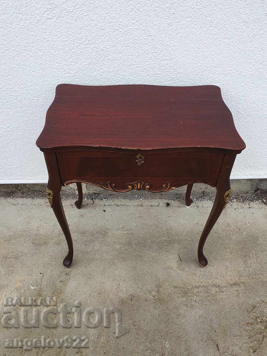 Όμορφη vintage ξύλινη συρταριέρα!!!