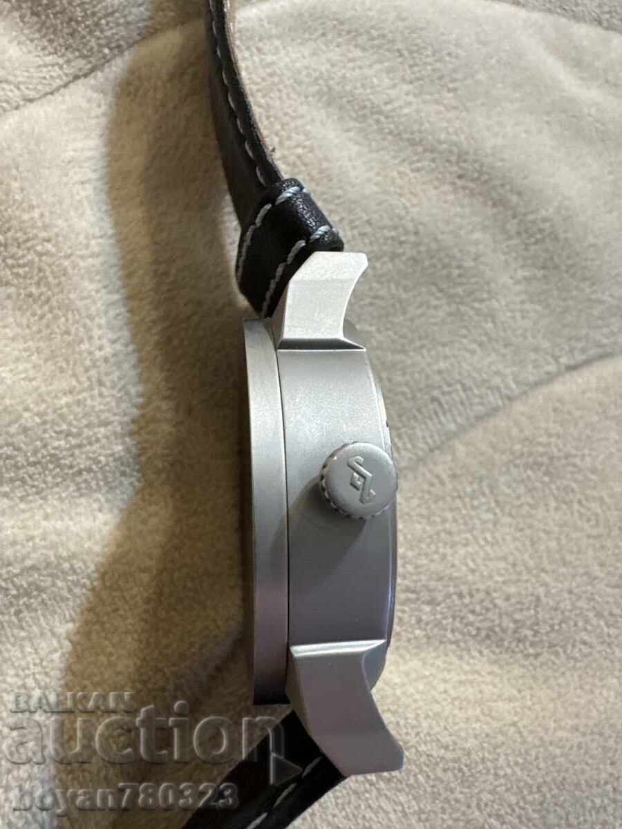 Livrarea Ceasul House of Marley