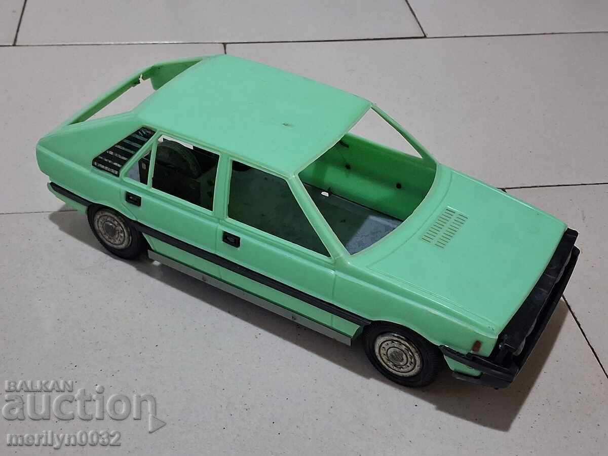 Jucărie pentru copii cărucior de plastic Polonez, mașină, automobil cu preț 32.00 BGN | € 16.36