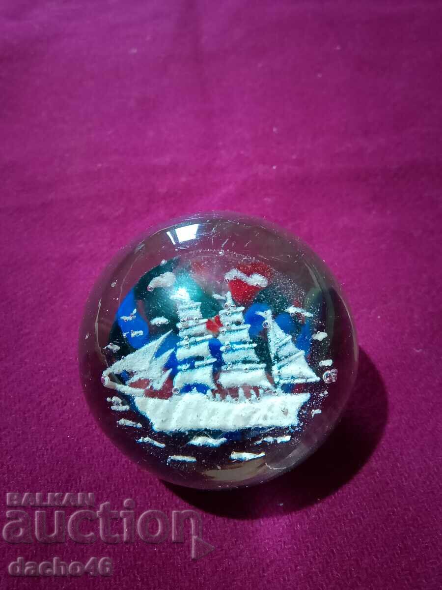 Presărtător vechi bulgăresc original, cu navă, mare, velier cu preț 120.00 BGN | € 61.36 Presărtător vechi bulgăresc original, cu navă, mare, velier cu preț 120.00 BGN | € 61.36