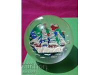 Presărtător vechi bulgăresc original, cu navă, mare, velier