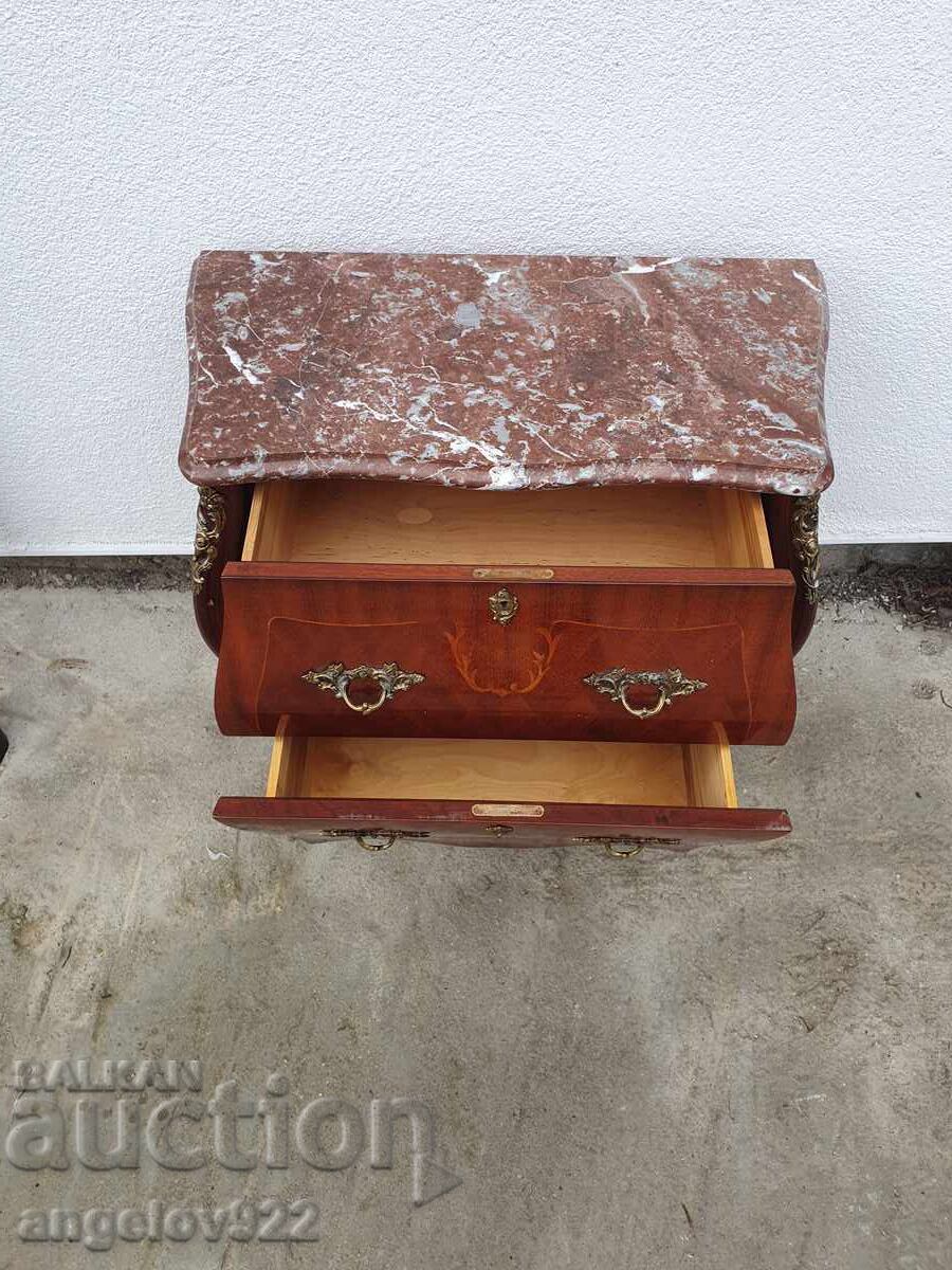 Όμορφο vintage συρτάρι από μασίφ ξύλο με μαρμάρινη επιφάνεια!!! με τιμή 0.01 BGN | € 0.01