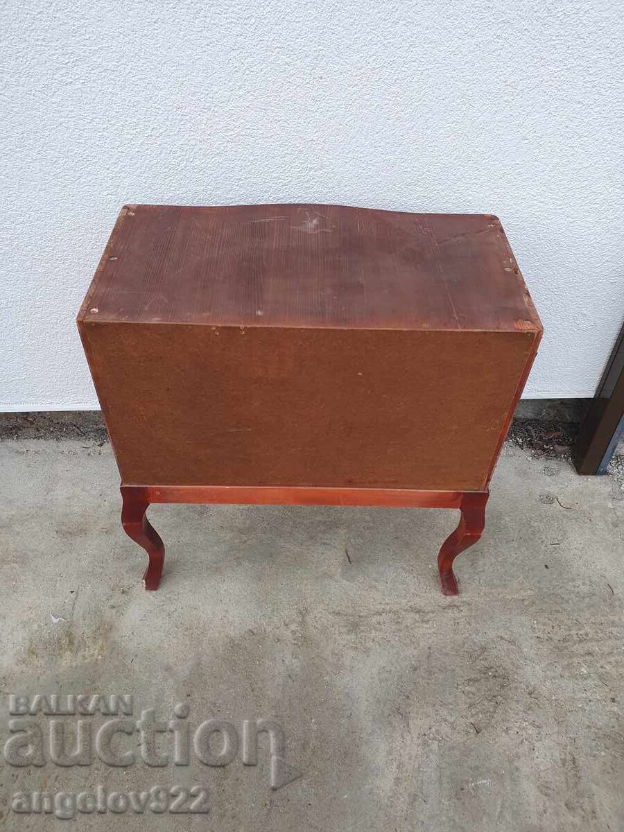 Доставка на Красив винтидж дървен скрин масив!!!