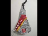 First Choice Cola  chanta za prez ramo.