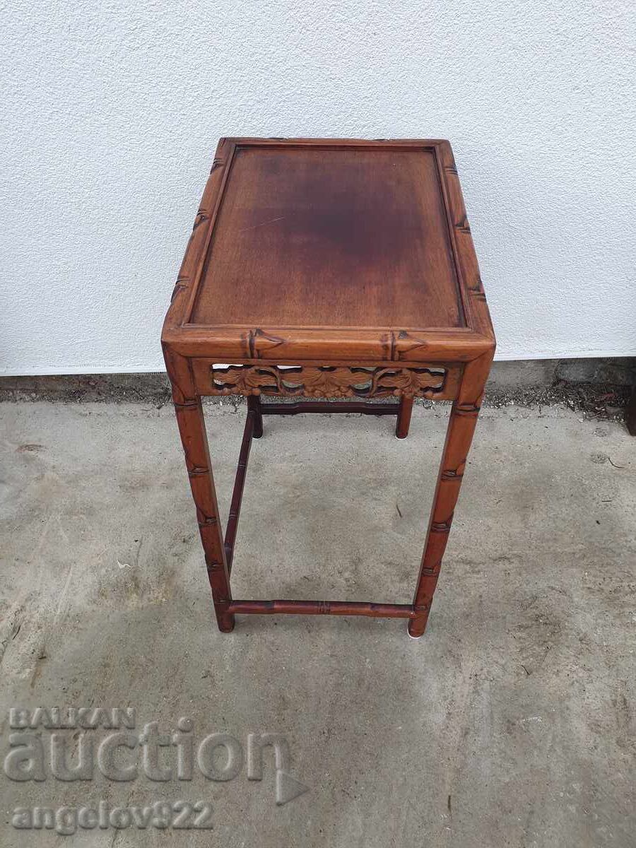 Δημοπρασία Όμορφο vintage ξύλινο τραπεζάκι μασίφ!!! Δημοπρασία Όμορφο vintage ξύλινο τραπεζάκι μασίφ!!!