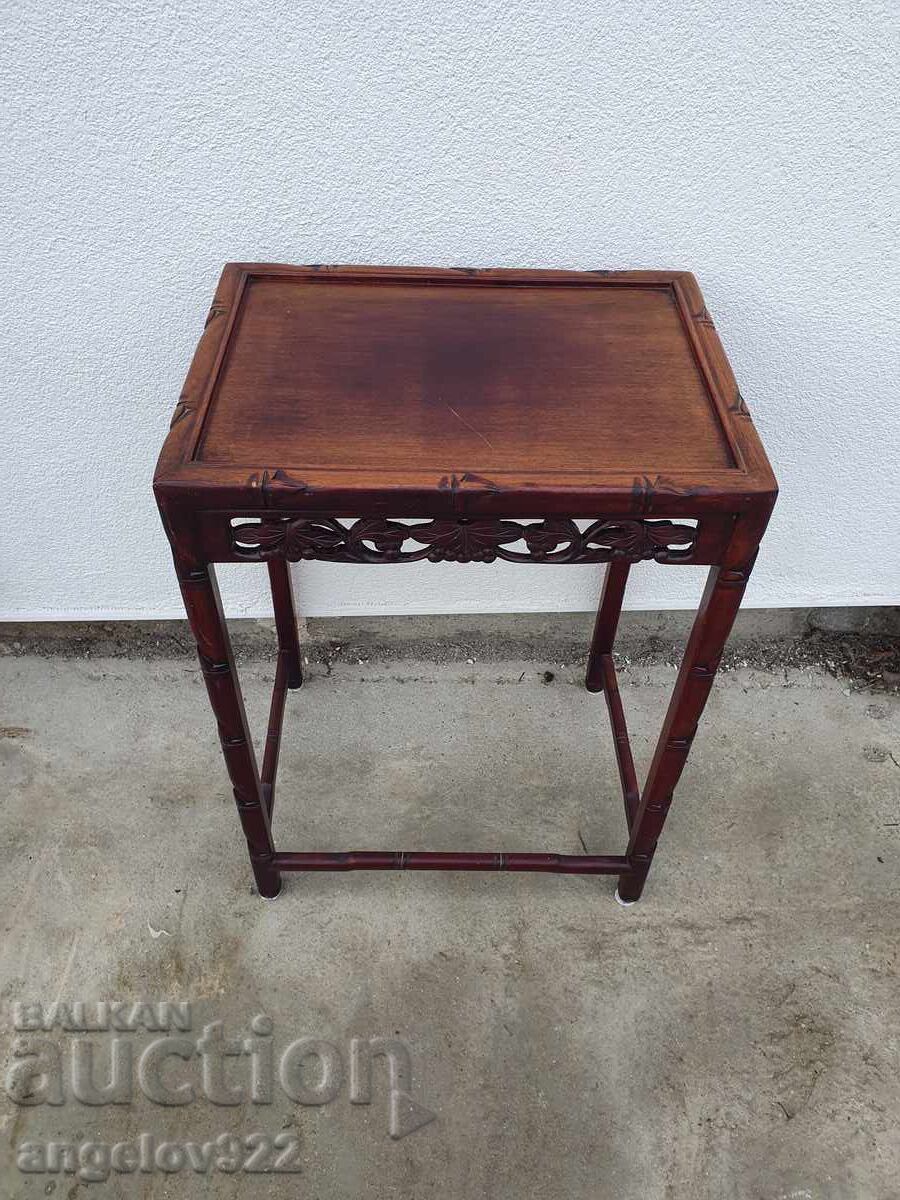 Παράδοση Όμορφο vintage ξύλινο τραπεζάκι μασίφ!!! Παράδοση Όμορφο vintage ξύλινο τραπεζάκι μασίφ!!!