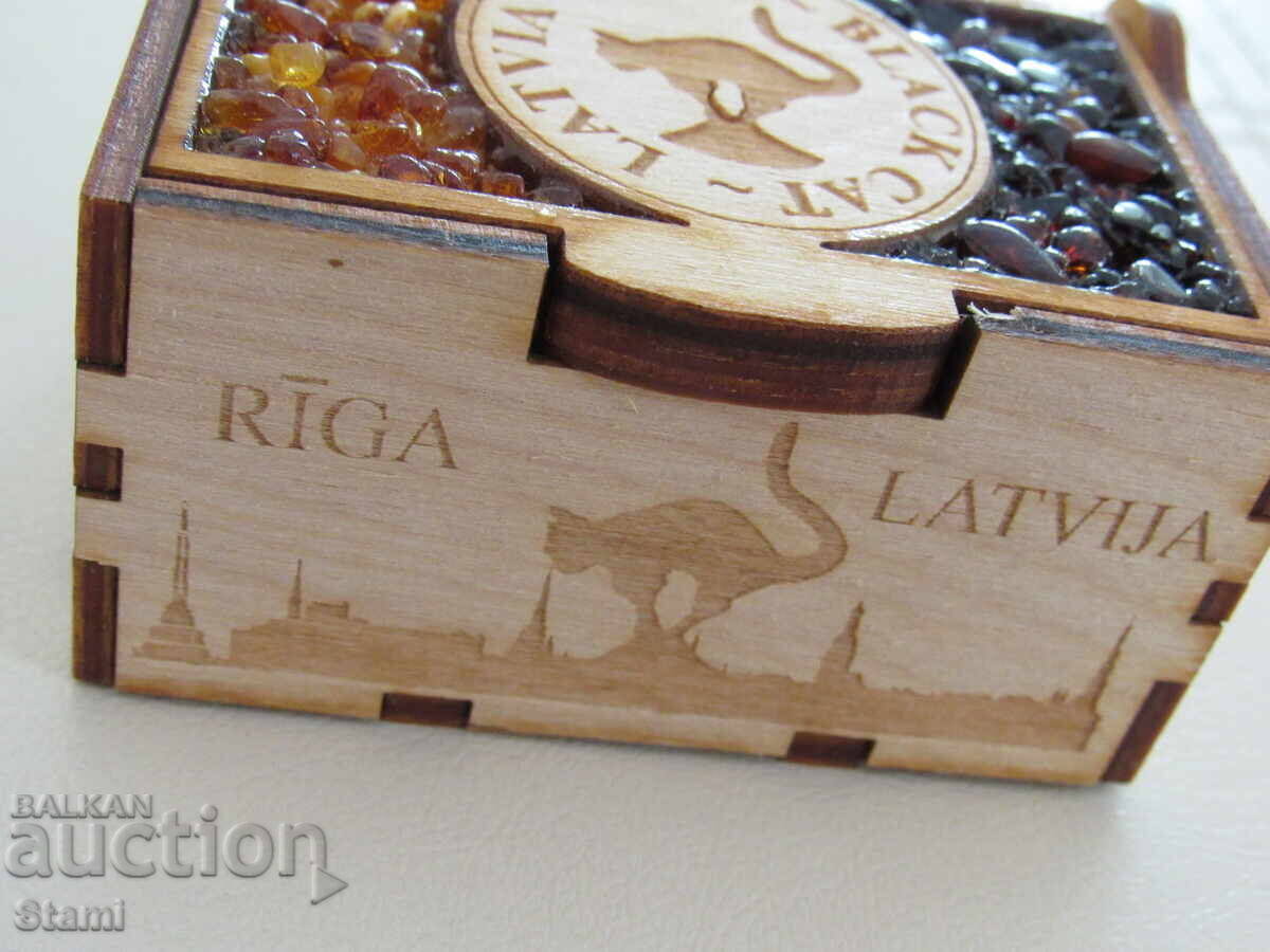 Κουτία τουαλέτας με κεχριμπάρι από τη Ρίγα, Λετονία - 5