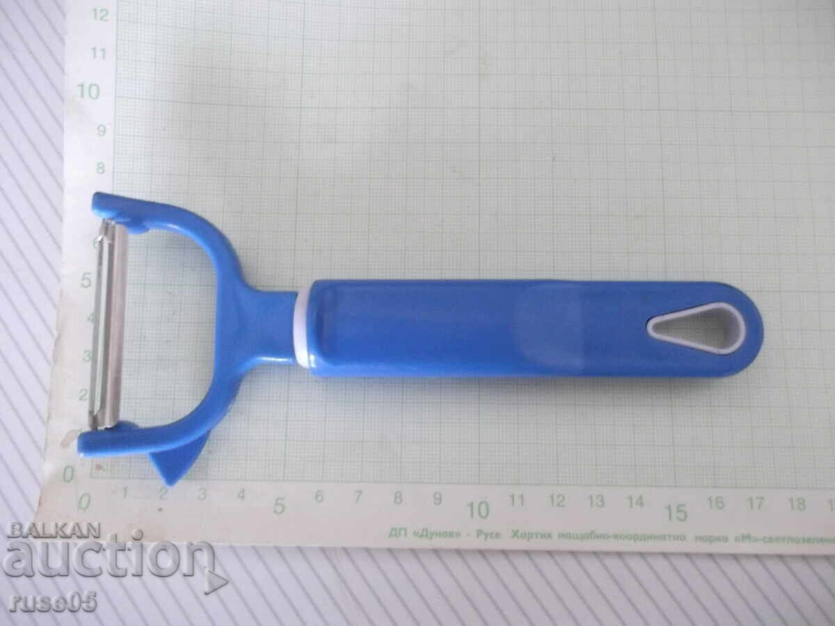 Auction  "El-Cook" Fruit and Vegetable Peeler