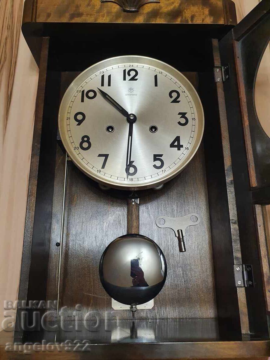 Аукцион Немски стенен часовник JUNGHANS РАБОТЕЩ Аукцион Немски стенен часовник JUNGHANS РАБОТЕЩ