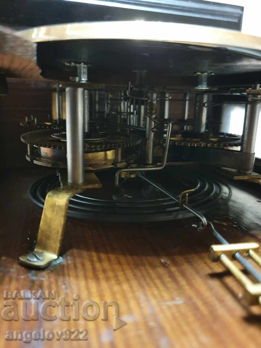 Παράδοση Παλιό γερμανικό ρολόι τοίχου ΛΕΙΤΟΥΡΓΕΙ Παράδοση Παλιό γερμανικό ρολόι τοίχου ΛΕΙΤΟΥΡΓΕΙ