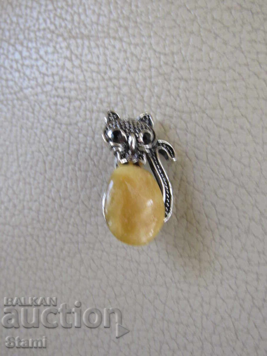 Broșă-pisică din chihlimbar baltic de primă clasă