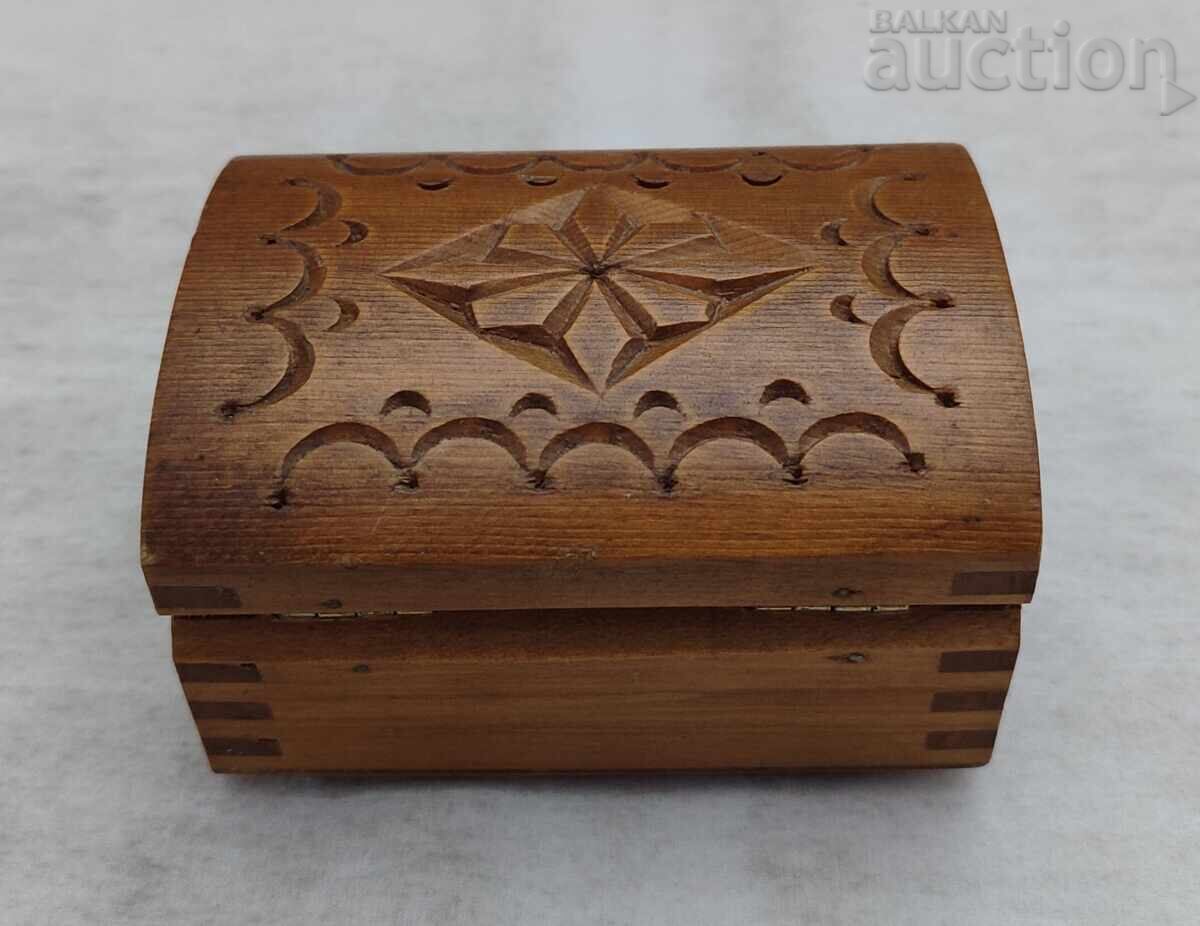 CUTIE DIN LEMN SCULPTATĂ PENTRU BIJUTERII - 5
