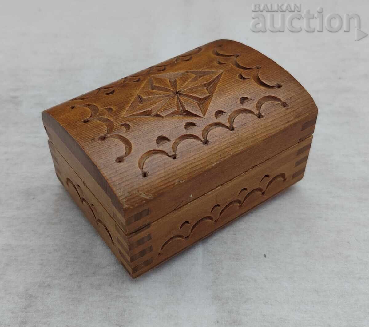 CUTIE DIN LEMN SCULPTATĂ PENTRU BIJUTERII