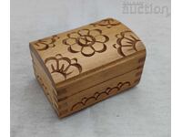 CUTIE DIN LEMN SCULPTATĂ PENTRU BIJUTERII //