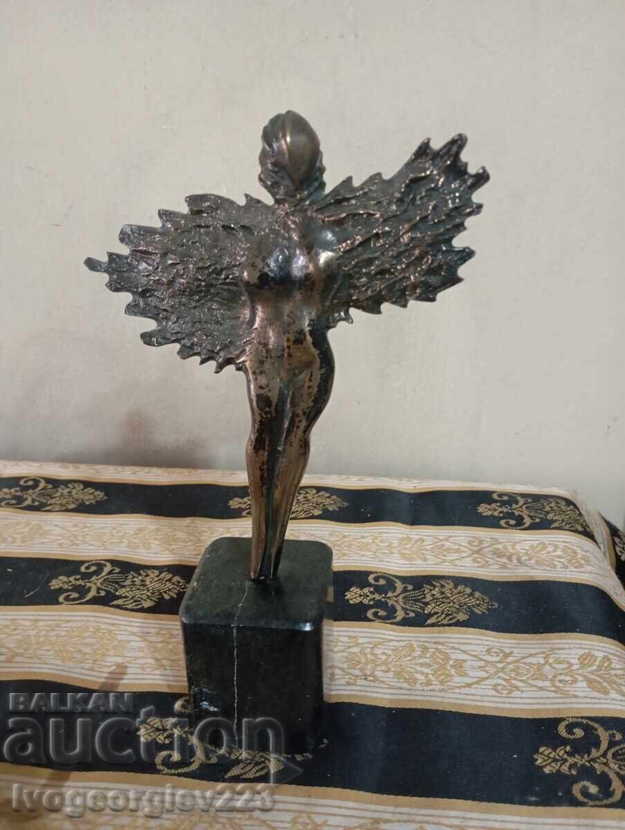 Χάλκινο αγαλματίδιο από Αλέξανδρο Προΐνοφ - ΑΠΕΡ