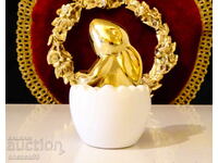 Figurină de porțelan Iepuraș în coajă de ou, aurire