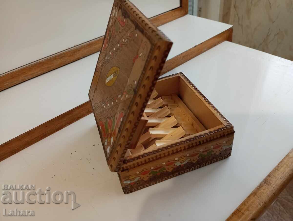 Wooden cigarette box with price 2.50 BGN | € 1.28