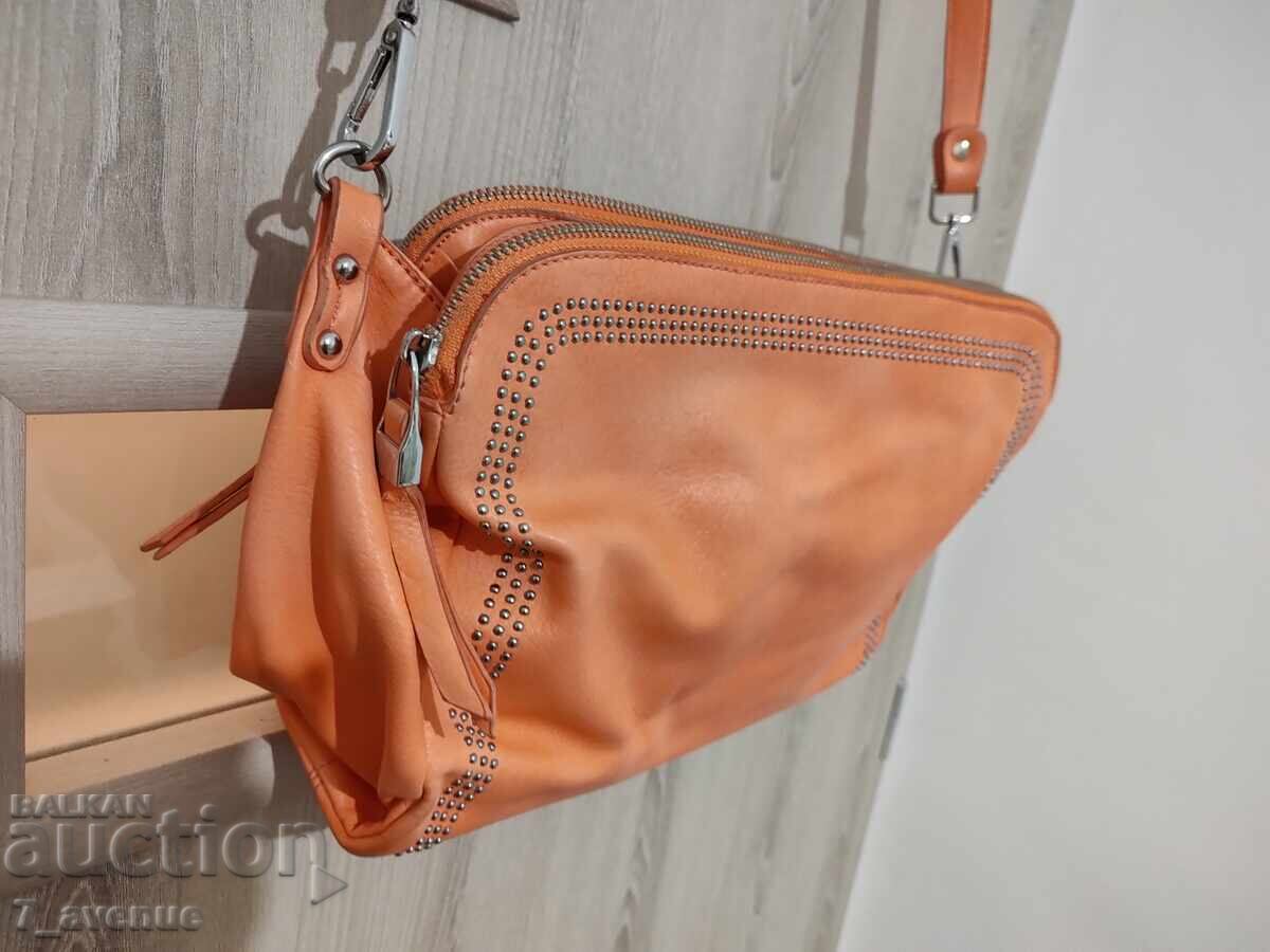 Κομψή γυναικεία τσάντα Tendenz 30.11.25 με τιμή 49.00 BGN | € 25.05