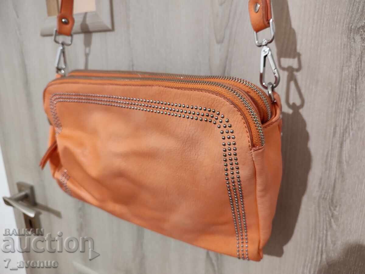 Δημοπρασία Κομψή γυναικεία τσάντα Tendenz 30.11.25