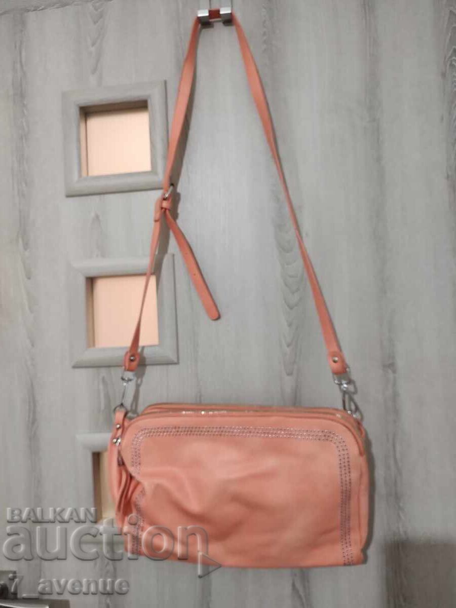 Κομψή γυναικεία τσάντα Tendenz 30.11.25