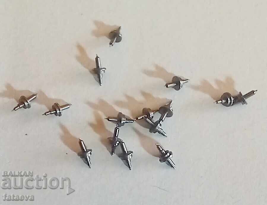 Lightning, 15 jewels for an 18-jewel movement