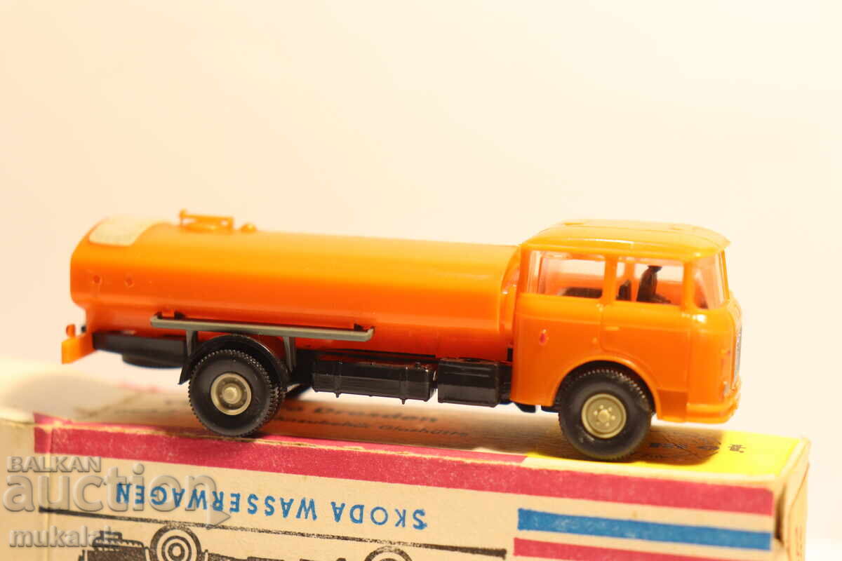 PERMOT PREFO SKODA H0 1/87 MODEL TOY TRUCK WATER TANKER - 6