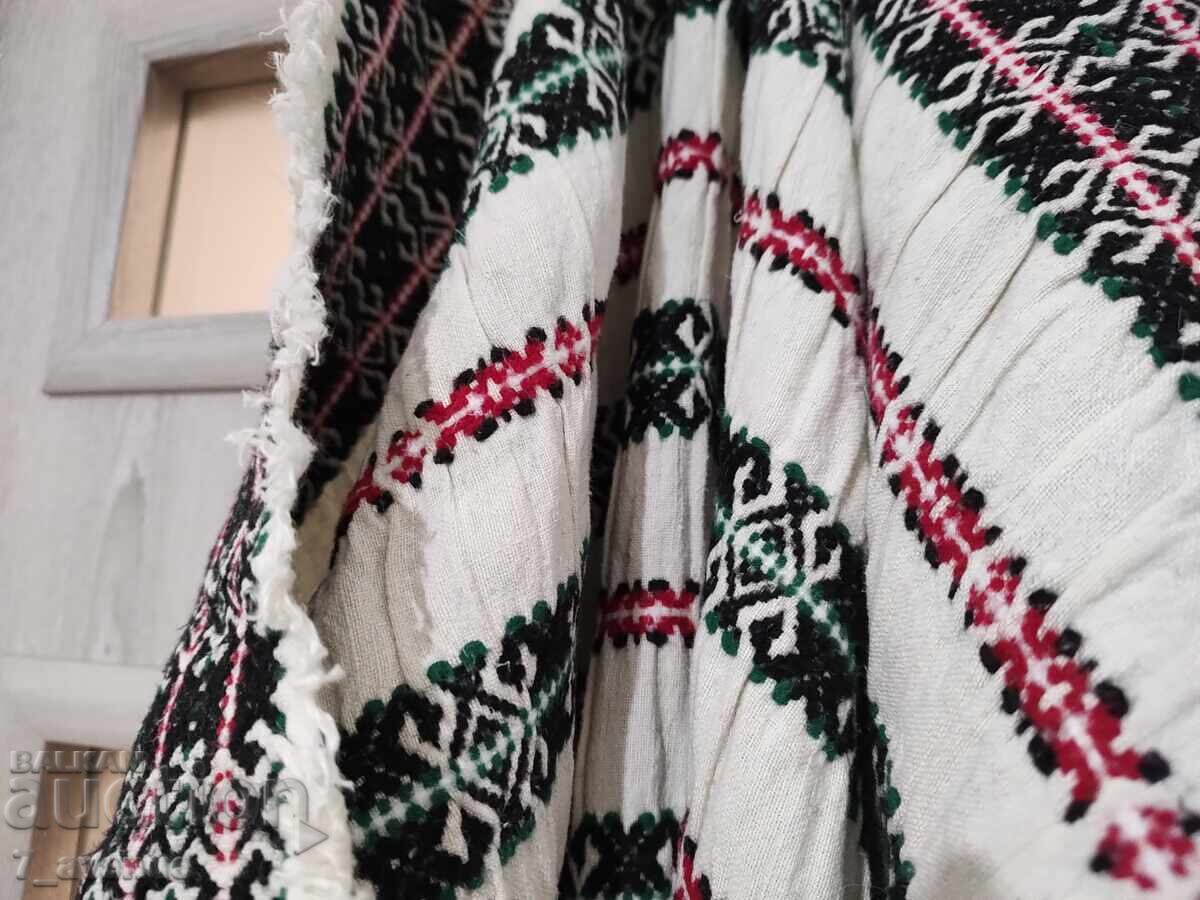 Livrarea Prosop vechi de casă frumos, de altădată 30.11.2025