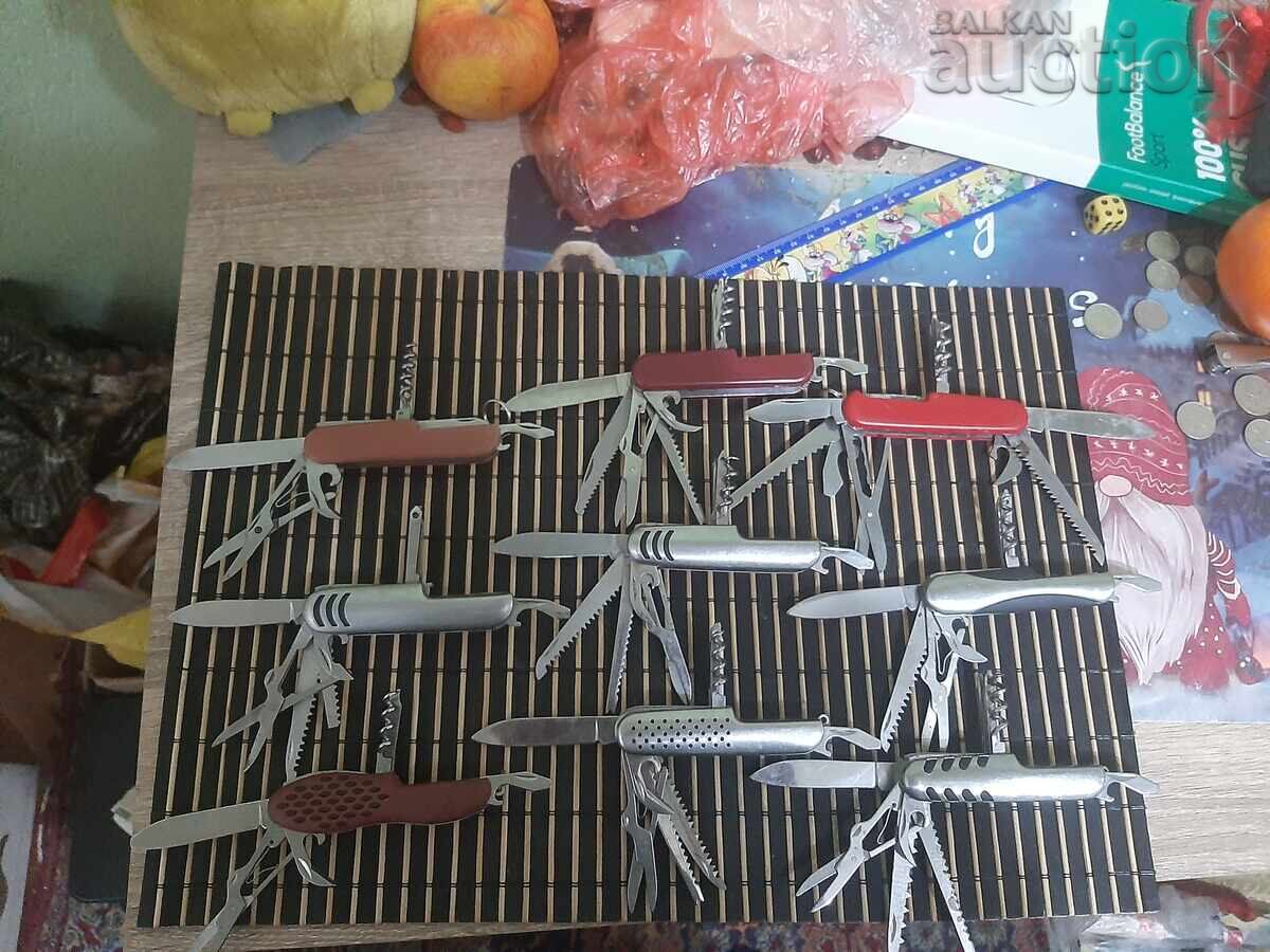 Auction  Lot of multi-functional folding knives, knife