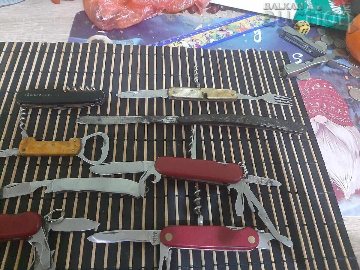 Auction  Lot of razor blades for restoration or parts, razor handle