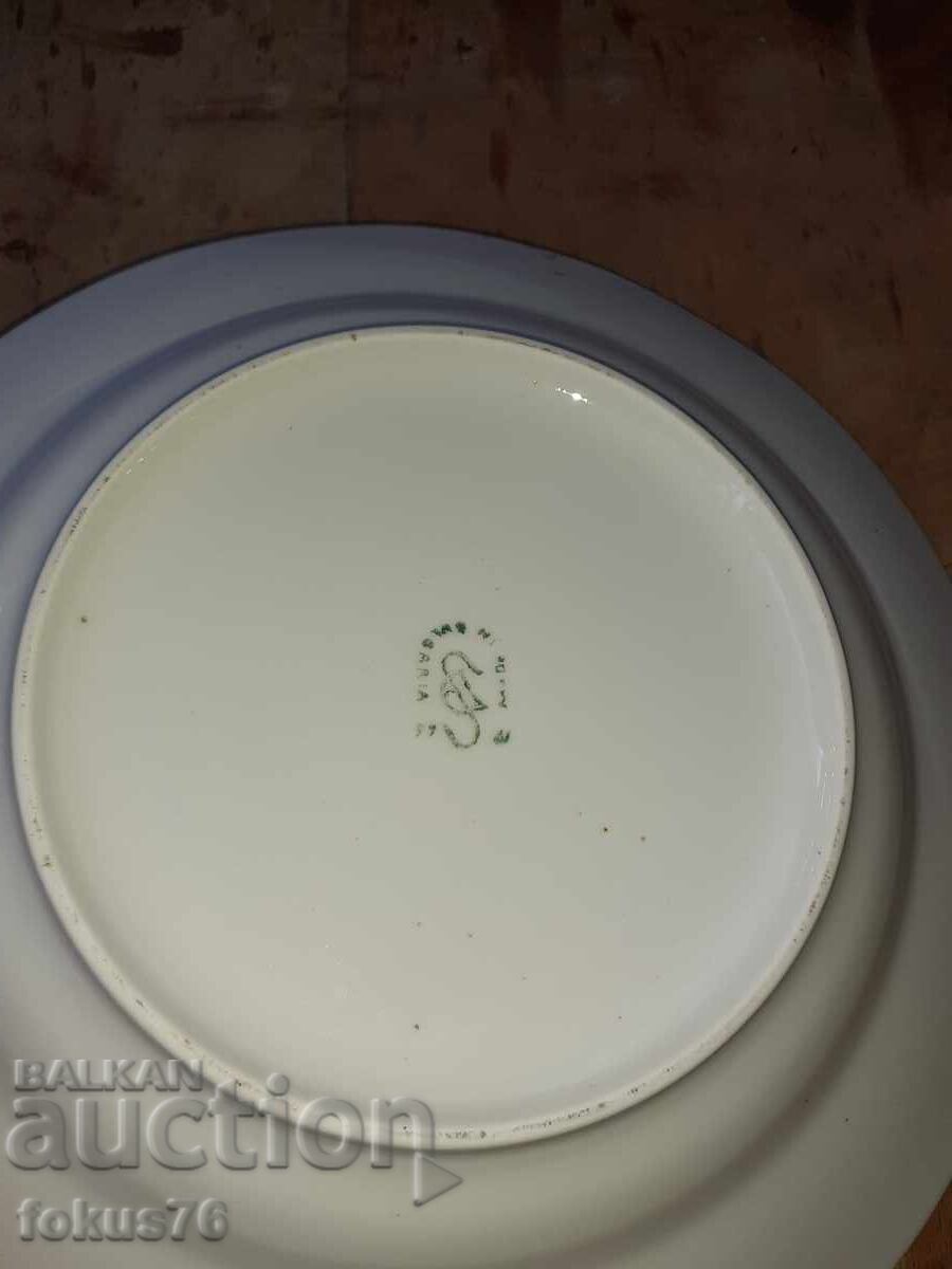 Παράδοση Βουλγαρική πορσελάνινη πιατέλα με λουλούδια