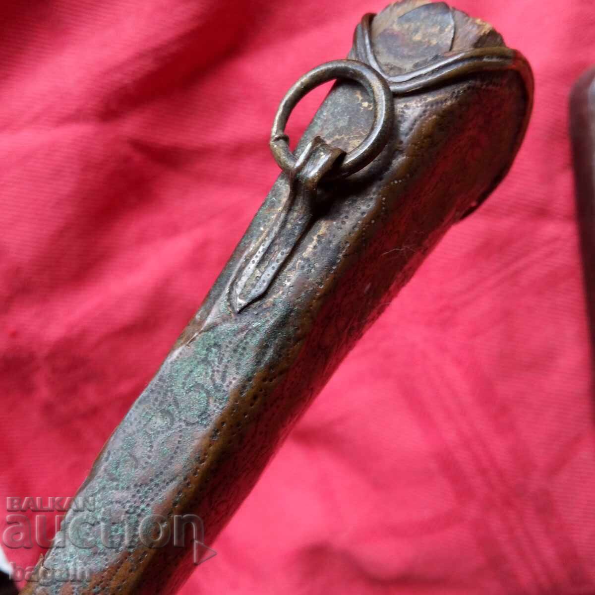 Delivery of Rivet-piercing knife, karud, dagger