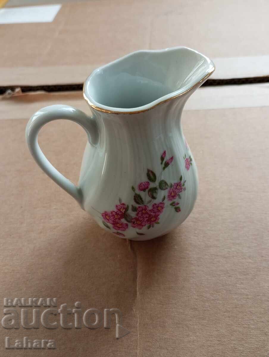 ulcior de portelan cu preț 0.65 BGN | € 0.33