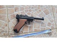 Pistol, pistol, Euzalia, Parabellum P08