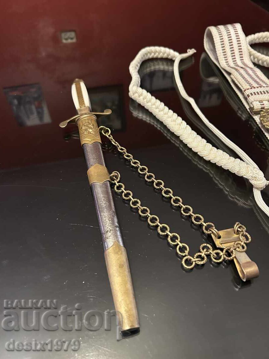 Licitație Pumnal de ofițer de infanterie cu curea și cordon Licitație Pumnal de ofițer de infanterie cu curea și cordon