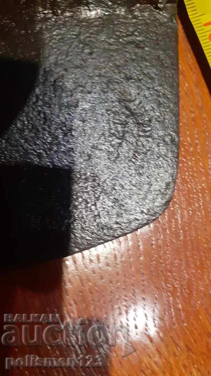 Auction  PICKAXE-AXE