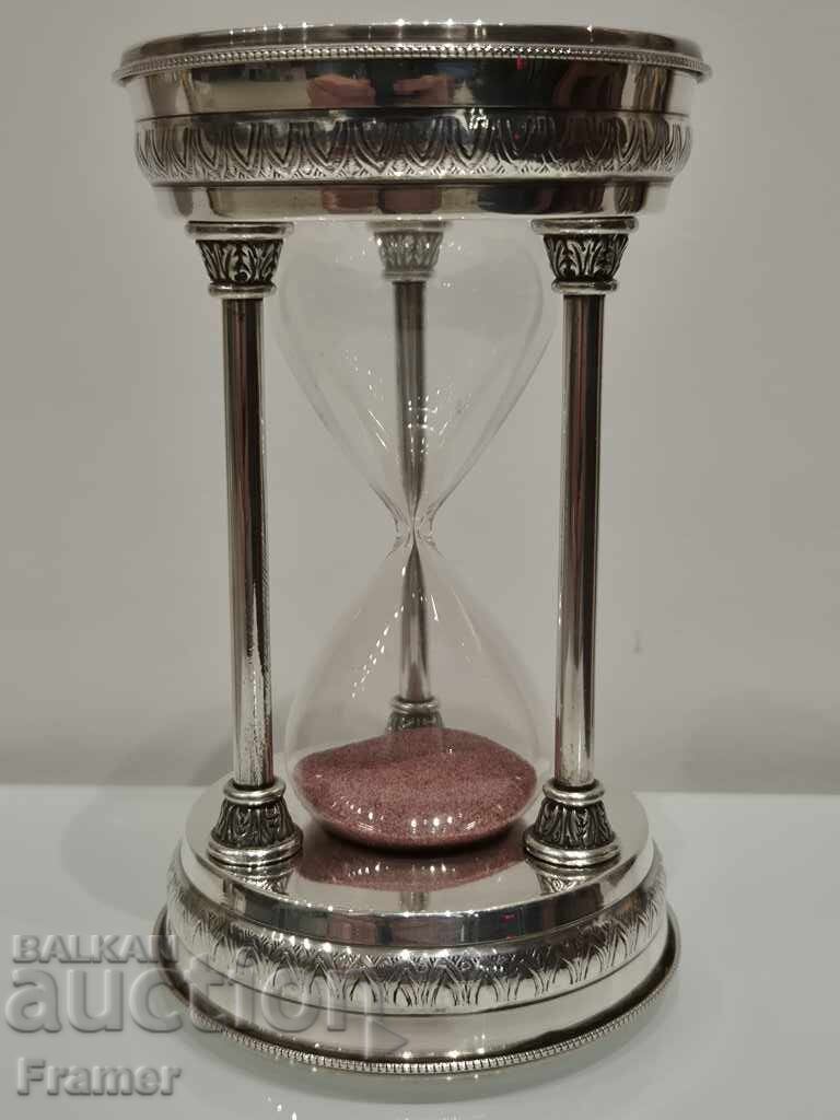 Auction Beautiful Spanish silver hourglass from the 19th century Auction Beautiful Spanish silver hourglass from the 19th century
