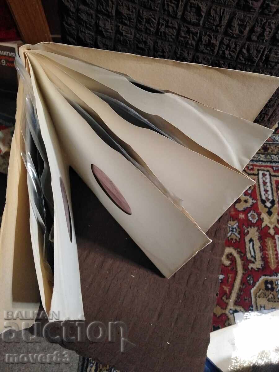 Κλασικό δίσκος. Μότσαρτ - Οι Γάμοι του Φίγκαρο. Τετραπλό με τιμή 4.99 BGN | € 2.55