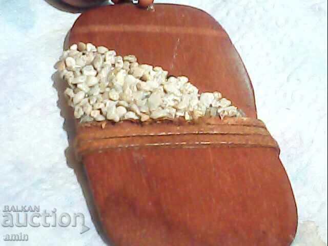 дервено колие с цена 10.00 лв. | € 5.11