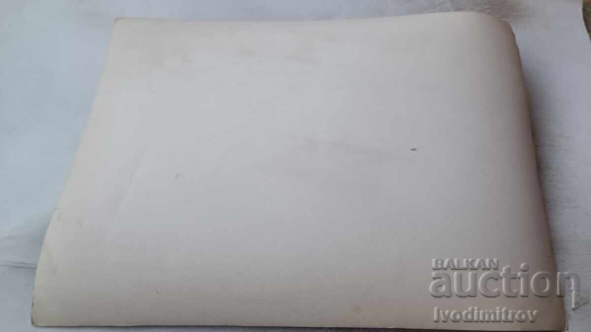 Φωτογραφία Νέου με βάρκα στη θάλασσα με τιμή 2.35 BGN | € 1.20