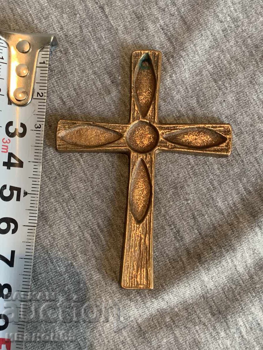 cruce de bronz cu preț 20.00 BGN | € 10.23