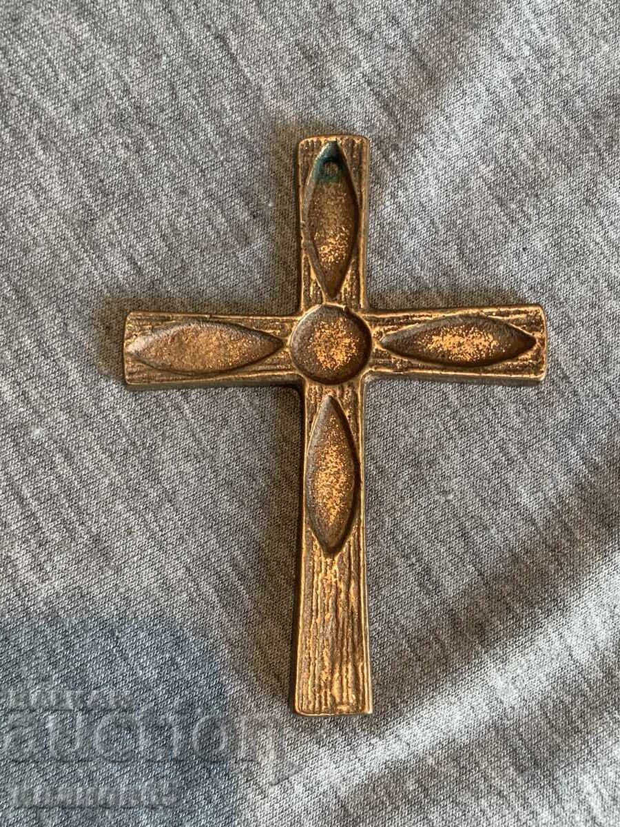 cruce de bronz